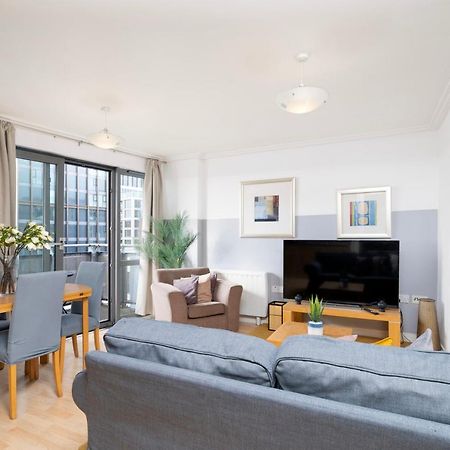Cosy Flat Right Opp Tube Station Apartment London Ngoại thất bức ảnh