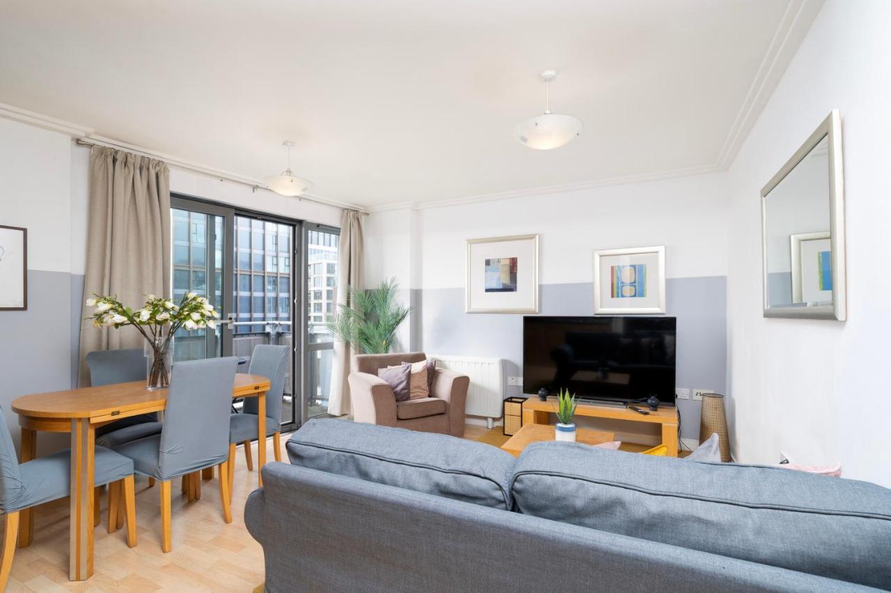 Cosy Flat Right Opp Tube Station Apartment London Ngoại thất bức ảnh