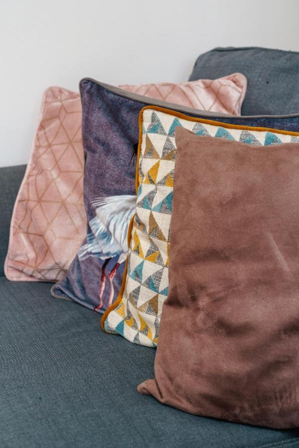 Cosy Flat Right Opp Tube Station Apartment London Ngoại thất bức ảnh